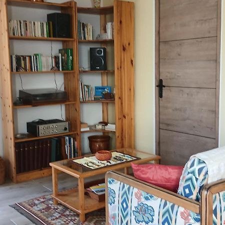 Les Trois Salazes Bed & Breakfast Камбре Екстериор снимка